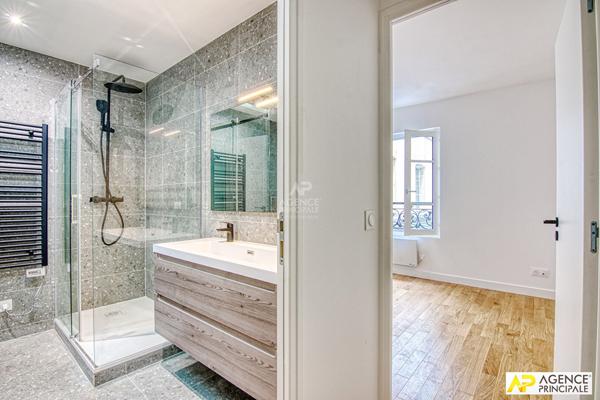 Versailles Notre-Dame Appartement 5 pièces 120 m² 1er et denier étage €995 000 ** - Référence 26648