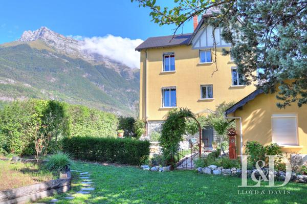 Elégante maison de maître entièrement rénovée proche Chambéry