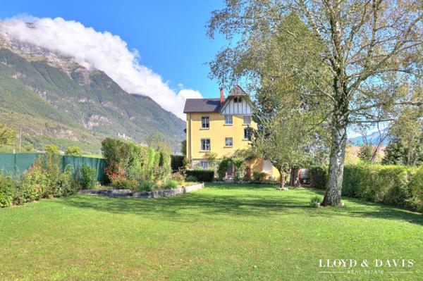 Elégante maison de maître entièrement rénovée proche Chambéry