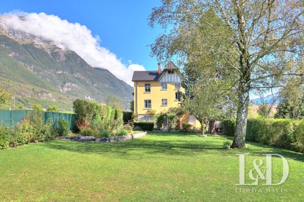 Elégante maison de maître entièrement rénovée proche Chambéry