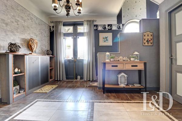 Elégante maison de maître entièrement rénovée proche Chambéry