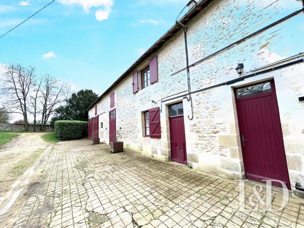 Très beau château proche de Poitiers