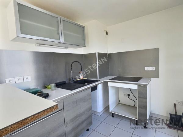 Appartement 2 pièces en dernier étage à Neuilly-sur-Marne avec balcon et garage