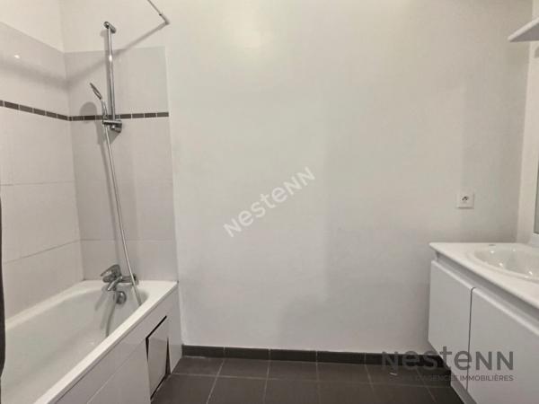 Appartement 2 pièces en dernier étage à Neuilly-sur-Marne avec balcon et garage