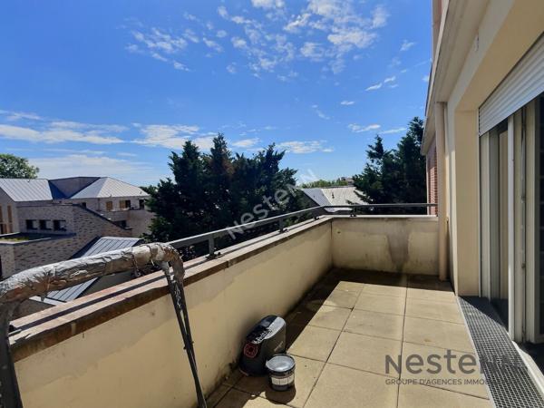 Appartement 2 pièces en dernier étage à Neuilly-sur-Marne avec balcon et garage