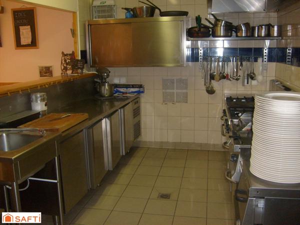 ANCIEN COMMERCE 230m², espace de vie 90 m2, terrain +700m²