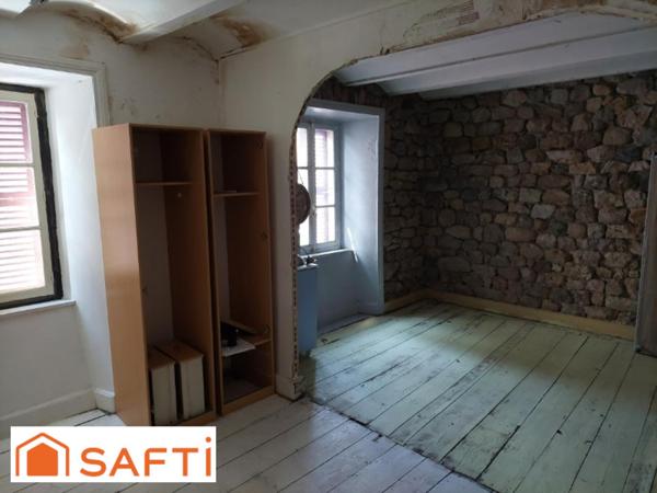 ANCIEN COMMERCE 230m², espace de vie 90 m2, terrain +700m²