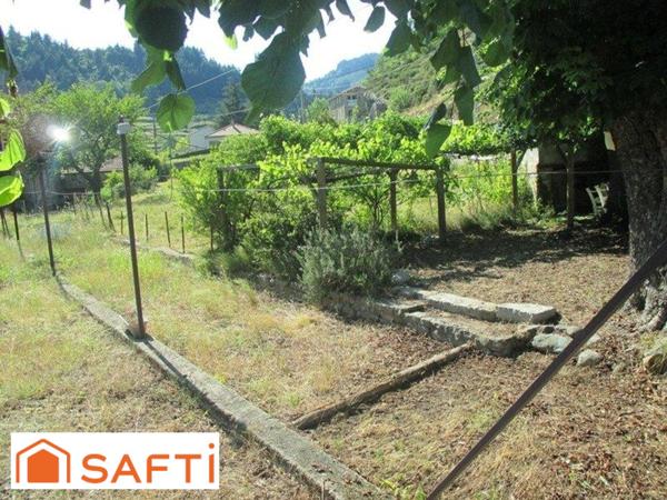 ANCIEN COMMERCE 230m², espace de vie 90 m2, terrain +700m²