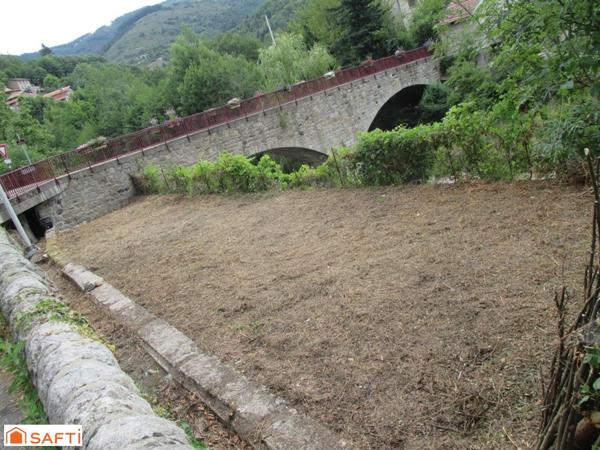 ANCIEN COMMERCE 230m², espace de vie 90 m2, terrain +700m²