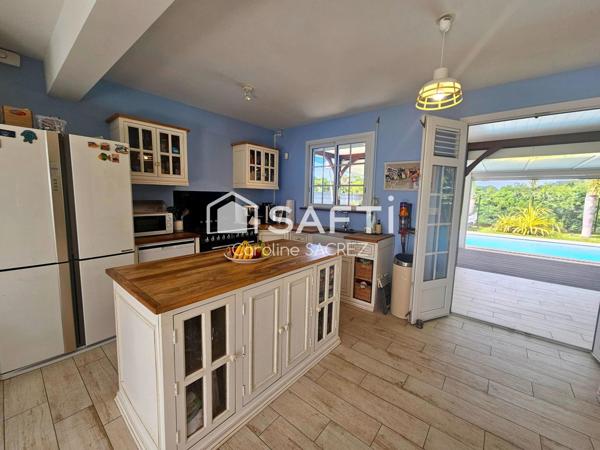 Maison familiale récente, sans travaux – Grande piscine & vaste terrasse – Saint-Esprit