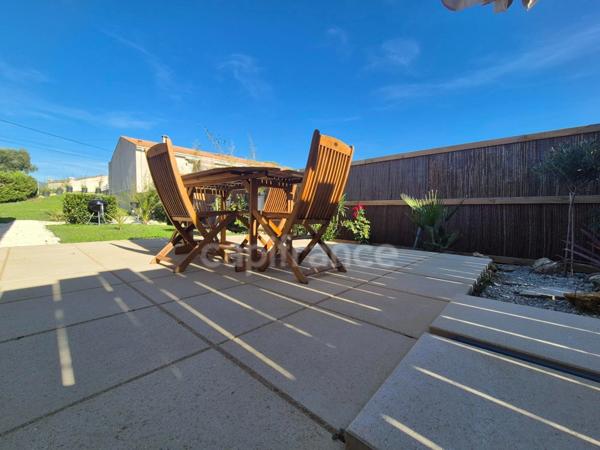 Maison à vendre 4 pièces LE GUA (17), trois chambres, garage. Jardin de 402m²