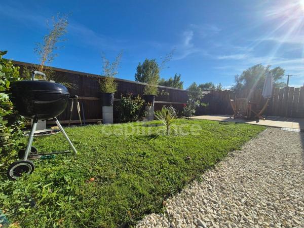 Maison à vendre 4 pièces LE GUA (17), trois chambres, garage. Jardin de 402m²