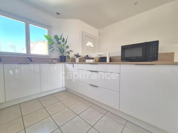 Maison à vendre 4 pièces LE GUA (17), trois chambres, garage. Jardin de 402m²