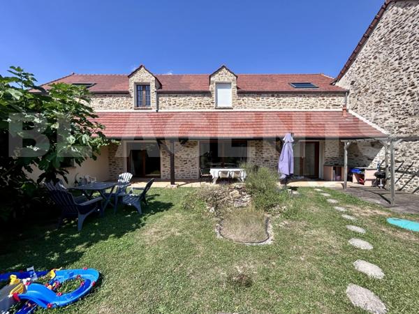 Charmante maison de style briard – 202 m² habitables – Terrain de 690 m²