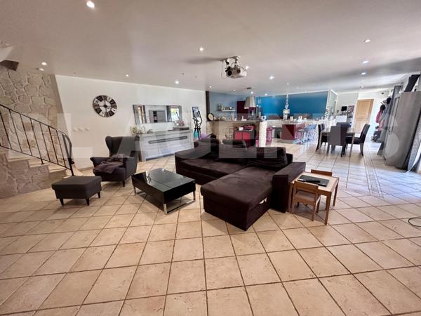 Charmante maison de style briard – 202 m² habitables – Terrain de 690 m²