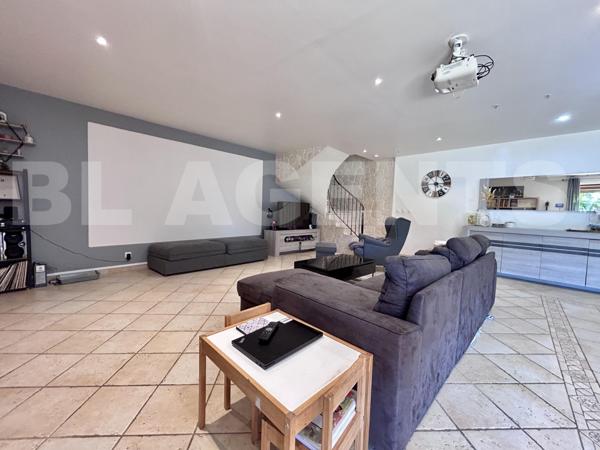 Charmante maison de style briard – 202 m² habitables – Terrain de 690 m²