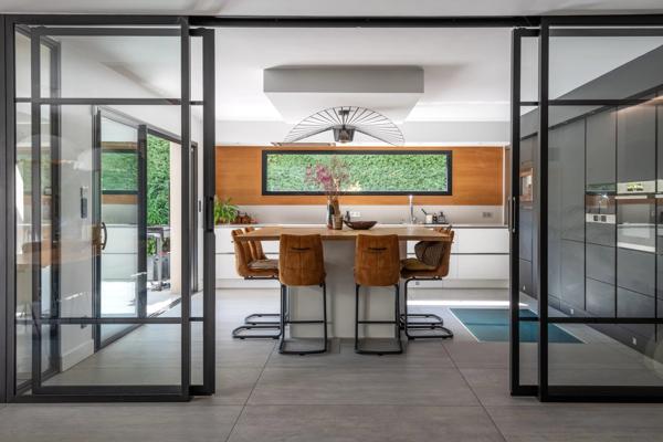 Saint Didier au Mont d'Or - Maison contemporaine - 9 pièces - 6 chambres - Terrain de 1469m²