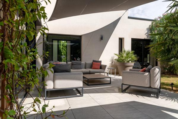 Saint Didier au Mont d'Or - Maison contemporaine - 9 pièces - 6 chambres - Terrain de 1469m²