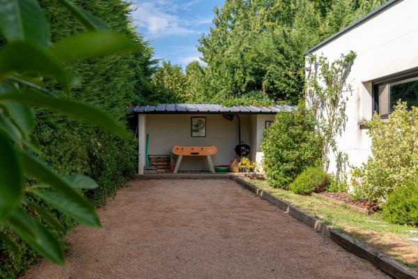 Saint Didier au Mont d'Or - Maison contemporaine - 9 pièces - 6 chambres - Terrain de 1469m²