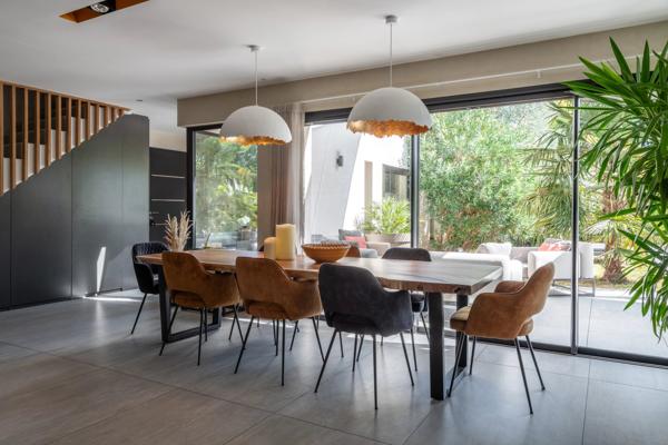 Saint Didier au Mont d'Or - Maison contemporaine - 9 pièces - 6 chambres - Terrain de 1469m²