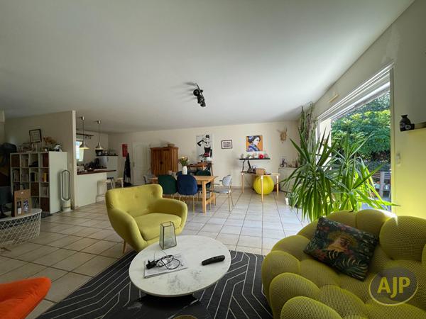 Maison à vendre Saintes - 4 pièces, 92m² avec 2 chambre(s) à 258 000€ - AJP Immobilier Saintes