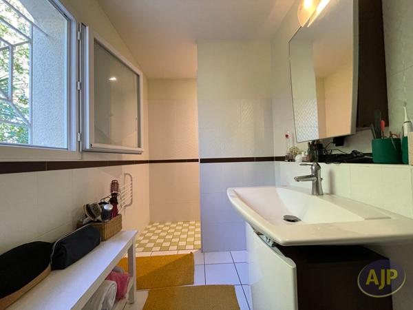 Maison à vendre Saintes - 4 pièces, 92m² avec 2 chambre(s) à 258 000€ - AJP Immobilier Saintes