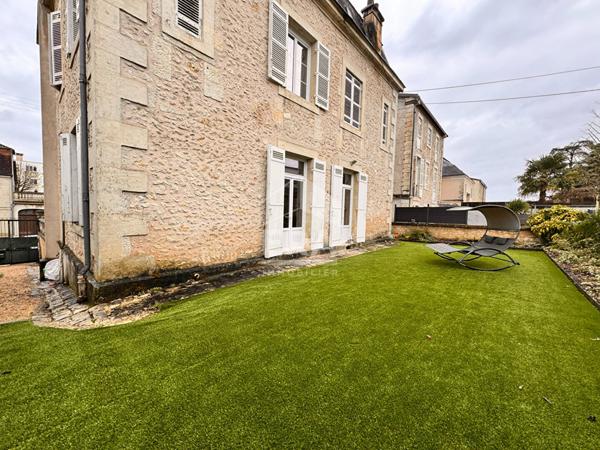 A VENDRE SUPERBE MAISON BOURGEOISE EN CENTRE VILLE DE PERIGUEUX (24000) avec JARDIN & 4 GARAGES