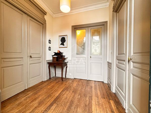 A VENDRE SUPERBE MAISON BOURGEOISE EN CENTRE VILLE DE PERIGUEUX (24000) avec JARDIN & 4 GARAGES