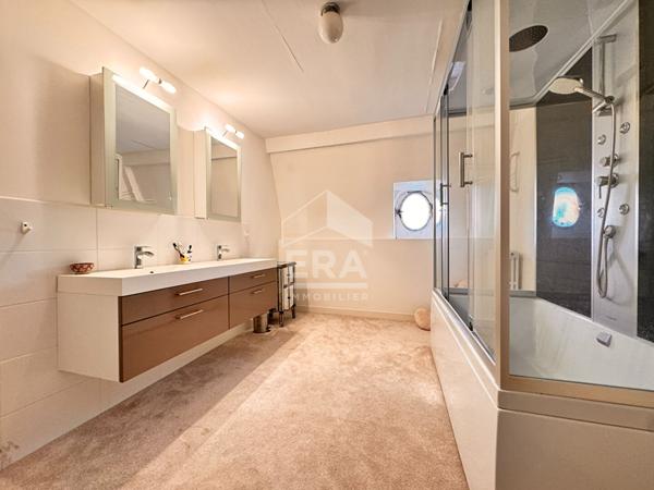 A VENDRE SUPERBE MAISON BOURGEOISE EN CENTRE VILLE DE PERIGUEUX (24000) avec JARDIN & 4 GARAGES