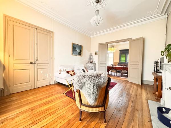 A VENDRE SUPERBE MAISON BOURGEOISE EN CENTRE VILLE DE PERIGUEUX (24000) avec JARDIN & 4 GARAGES