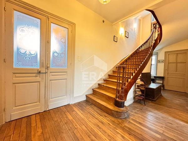 A VENDRE SUPERBE MAISON BOURGEOISE EN CENTRE VILLE DE PERIGUEUX (24000) avec JARDIN & 4 GARAGES