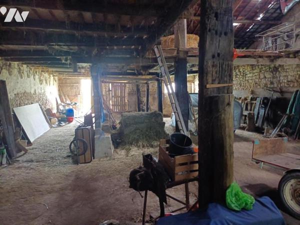 ANCIEN CORPS DE FERME - DEPENDANCES - PRE A VENDRE A LION DEVANT DUN