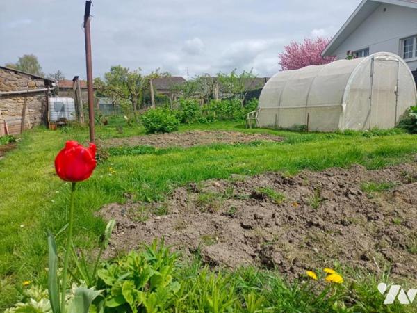 ANCIEN CORPS DE FERME - DEPENDANCES - PRE A VENDRE A LION DEVANT DUN