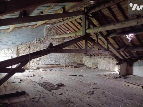 ANCIEN CORPS DE FERME - DEPENDANCES - PRE A VENDRE A LION DEVANT DUN