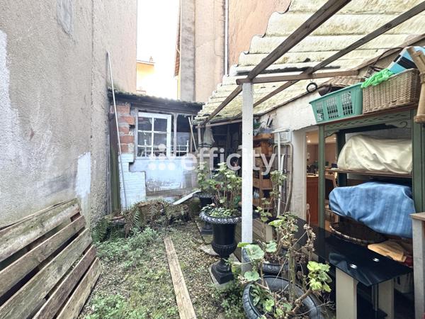 Maison
         4 pièces
        - 60 m² 469 000 € *