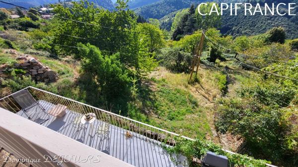 Sud-Est de la France, dans un cadre magnifique, en Ardèche magnifique maison en pierres de 320m² habitables sur 4500m² de terrain - Piscine - Exposition sud et Belle Vue dégagée
