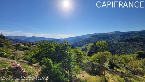 Sud-Est de la France, dans un cadre magnifique, en Ardèche magnifique maison en pierres de 320m² habitables sur 4500m² de terrain - Piscine - Exposition sud et Belle Vue dégagée