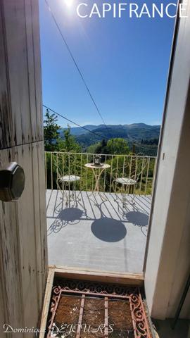 Sud-Est de la France, dans un cadre magnifique, en Ardèche magnifique maison en pierres de 320m² habitables sur 4500m² de terrain - Piscine - Exposition sud et Belle Vue dégagée