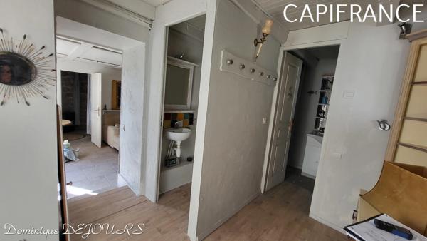 Sud-Est de la France, dans un cadre magnifique, en Ardèche magnifique maison en pierres de 320m² habitables sur 4500m² de terrain - Piscine - Exposition sud et Belle Vue dégagée