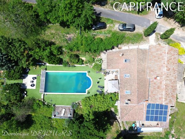 Sud-Est de la France, dans un cadre magnifique, en Ardèche magnifique maison en pierres de 320m² habitables sur 4500m² de terrain - Piscine - Exposition sud et Belle Vue dégagée