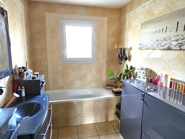 Maison à vendre de plain-pied avec 4 chambres