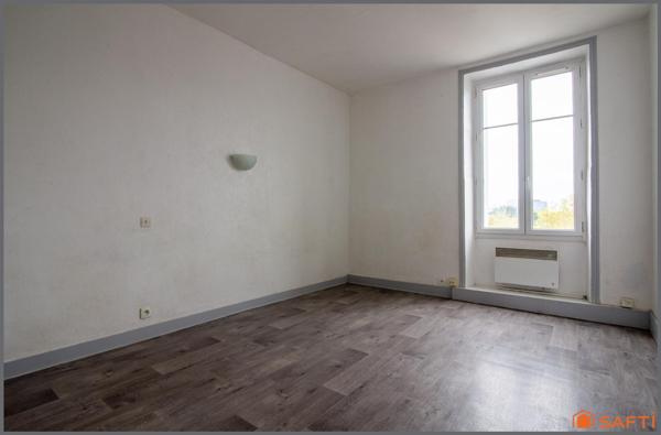 Moutonnerie T1 de 25m2 avec caveau et grenier