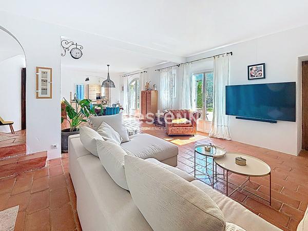 Exclusivité VENTABREN !!! Magnifique maison au calme absolu avec des prestations haut de gamme.