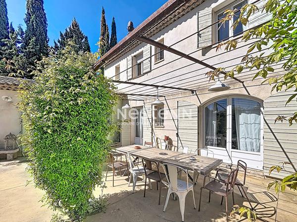 Exclusivité VENTABREN !!! Magnifique maison au calme absolu avec des prestations haut de gamme.