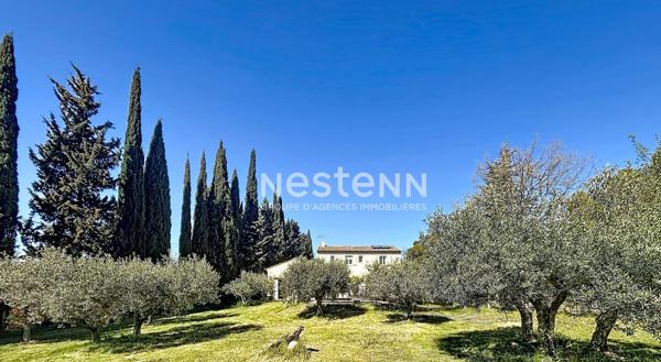 Exclusivité VENTABREN !!! Magnifique maison au calme absolu avec des prestations haut de gamme.
