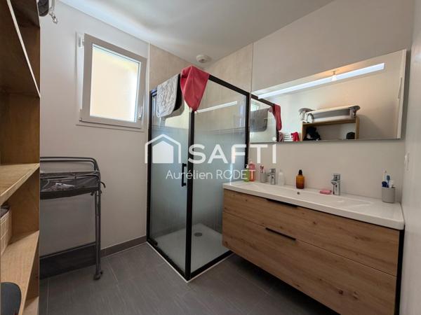 Pavillon de 2017, plain-pied, 2 chambres.