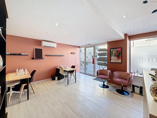 Fonds de commerce situé dans le centre ville de Nanteuil les Meaux - sur axe routier passant - 70 m²