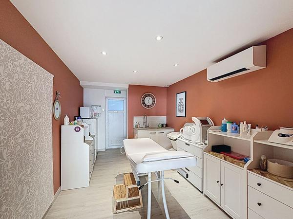 Fonds de commerce situé dans le centre ville de Nanteuil les Meaux - sur axe routier passant - 70 m²