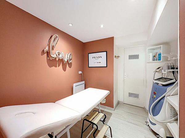 Fonds de commerce situé dans le centre ville de Nanteuil les Meaux - sur axe routier passant - 70 m²