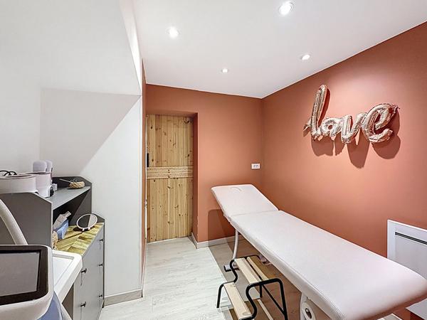 Fonds de commerce situé dans le centre ville de Nanteuil les Meaux - sur axe routier passant - 70 m²